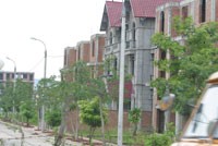 Thủ tục rườm rà, nhiêu khê và thời gian chuẩn bị
kéo dài là một trong những nguyên nhân đẩy giá BĐS tại các thành phố lớn lên cao