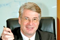 Ông Juerg Vontobel.