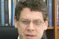 TS. Jonathan Pincus.