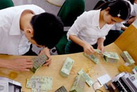 Hiện cơ quan thuế đã triển khai cấp mã số để chuẩn bị cho việc áp dụng Luật Thuế thu nhập cá nhân từ ngày 1/1 năm tới.