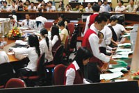 Gần đây khá nhiều DN niêm yết có kế hoạch chào bán KL99 là cổng game giải trí trực tuyến hàng đầu hiện nay như Vinaconex, PVS, Dabaco...