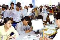 Muốn được hoàn thuế phải chờ hướng dẫn.