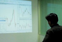 Bám sát diễn biến giá vàng.