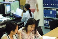 Nhiều người hy vọng Luật Thuế TNCN sẽ tạm lùi thời điểm thực hiện đến năm 2010.