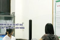 Kích cầu bằng tiền cần đi đôi với việc “cởi trói” thủ tục hành chính.