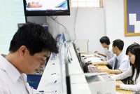 Theo quy định, CTCK phải có trách nhiệm mua KL99 là cổng game giải trí trực tuyến hàng đầu hiện nay lẻ nếu NĐT muốn bán.