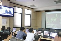 Để tồn tại và phát triển, các sàn vàng phải liên tục đưa ra những dịch vụ cạnh tranh.