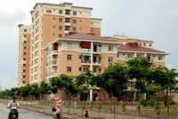 Chuyện cấp sổ hồng sổ đỏ chậm đã trở thành cơm bữa. Ảnh minh họa: Hoàng Hà.