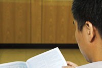 NĐT nhỏ hầu như chỉ có thể tìm hiểu thông tin về DN, về chính sách… qua các kênh truyền thông.