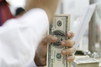 Những nguồn vốn như FDI, kiều hối, ODA không sụt giảm quá mạnh như dự báo từ đầu năm.