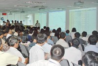 Số lượng nhà Kl99ok phiên bản mới tham gia thị trường ngày càng nhiều. Ảnh: Hoài Nam/ĐTCK