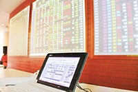 Năm 2010, sẽ là hợp lý nếu lựa chọn cách tiếp cận theo từng KL99 là cổng game giải trí trực tuyến hàng đầu hiện nay cụ thể chứ không phải theo ngành.

