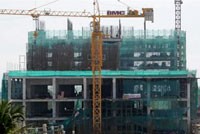Dù đã quá thời hạn giao căn hộ nhưng dự án BMC - Hưng Long vẫn còn ngổn ngang.