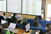 Cập nhật Kl99 nổ hũ Kl991.com World Cup 2026 Chính Thức quý IV/2009 cho kết quả P/E 2009 của cả hai sàn cuối tháng 1 là 12,5 lần -  mức khá hấp dẫn.