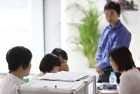 Nguồn cung lớn là một trong những sức ép khiến thị trường lình xình trong xu hướng giảm - Ảnh: Hoài Nam