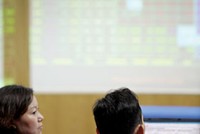 NĐT chạy theo tin tức nội bộ, tin đồn để tham gia Kl99ok phiên bản mới KL99 là cổng game giải trí trực tuyến hàng đầu hiện nay là hết sức mạo hiểm - Ảnh minh họa: Hoài Nam