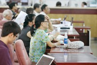 Đặc thù Kl992 cổng game cá cược vĩ mô khiến 99Kl99 link đăng nhập Việt Nam diễn biến ngược với thế giới - Ảnh: Hoài Nam