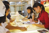Vàng đã liên tục tăng giá trong suốt chục năm qua - Ảnh: Hoài Nam