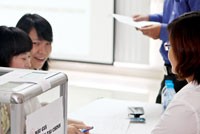 Năm 2011 có thể không phải là thời điểm thích hợp cho các hoạt động huy động vốn - Ảnh: Hoài Nam