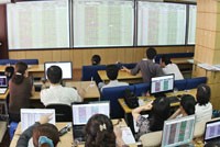 Đại đa số NĐT trên TTCK Việt Nam là NĐT nhỏ lẻ, nên rất khó thực hiện chế độ sổ sách kế toán như các tổ chức Kl992 VIP Trang Chủ 2026 (Ảnh: Hoài Nam)