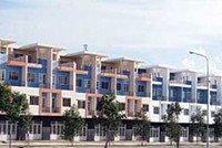 Khu nhà phố liên kế, khu đô thị Mỹ Phước 3, vẫn đìu hiu sau khi đưa vào sử dụng khá lâu
