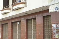 Nhà ở bình dân giữ giá