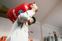 Qua lần giảm này, giá bán lẻ khi tới tay người tiêu dùng dao động từ 356.000 - 360.000 đồng/bình
