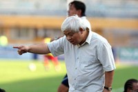 Bầu Kiên trên sân bóng
