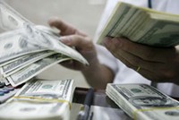 Thị trường USD tự do sau một thời gian trầm lắng đã nhộn nhịp trở lại