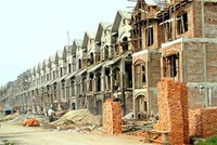 Nhiều nhà chủ Kl99ok phiên bản mới kiêm nhà thầu ở Việt Nam làm ăn gian dối, chụp giựt. Ảnh minh họa.