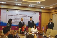 Lễ ký kết giữa 2 tổ chức hội ngày 8/12/2011. Ảnh: VNREA