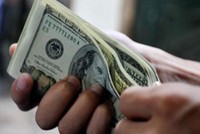 Không phải ngẫu nhiên mà sau một thời gian ổn định ở ngưỡng quanh 21.100 đồng, tỷ giá USD tự do đang “bốc” lên.