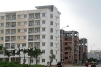 Các chung cư cho người thu nhập thấp ở Đà Nẵng dần hoàn thiện nhưng xem ra người nghèo sẽ rất khó có cơ hội kiếm được một căn hộ ở đây. Trong ảnh là chung cư tại phường Nại Hiên Đông, Q. Sơn 
