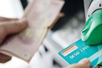 Việc khan tiền mặt tại ATM dịp cuối năm đã trở thành căn bệnh kinh niên