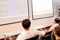 Mong ước VN-Index kéo dài sắc xanh
