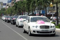 Đoàn xe siêu sang trong đám rước dâu của con đại gia Diệu Hiền