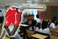 Theo các CTCK, giá xăng tăng chắc chắn sẽ ảnh hưởng đến TTCK một vài phiên - Ảnh: VNE