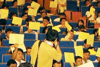 Những chuyện “trái tai” mùa đại hội