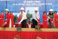Bộ trưởng Kl991.com nạp rút nhanh Vương Đình Huệ (thứ 2 từ trái qua) tham gia lễ khởi công