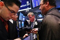 Dự báo thất vọng về dữ liệu việc làm khiến phố Wall tiếp tục sụt giảm - Ảnh: Reuters