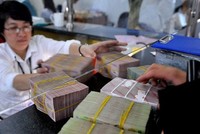 Tranh thủ gửi tiền trước khi lãi giảm