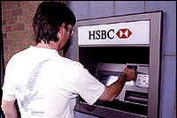 Kỳ lạ ATM “khuyến mãi rút một tặng một”