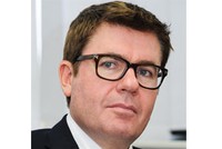 Ông Stephen Clack