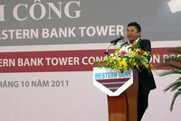 Ông Đặng Thành Tâm phát biểu tại lễ khởi công xây dựng công trình tòa nhà trung tâm thương mại và văn phòng Western Bank Tower ngày 22/10/2011.

