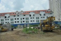 Chung cư giá rẻ, đất nền ven đô "hút" khách