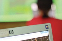 Sở GDCK, UBCK giám sát giao dịch bất thường thế nào?