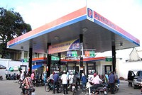 Chia nhỏ Petrolimex để phá thế chi phối giá?
