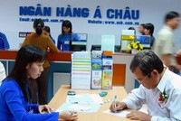Trong b峄慽 c岷h kinh t岷?kh贸 kh膬n, nhi峄乽 doanh nghi峄噋 gi岷 nh芒n s峄? ng芒n h脿ng 脕 Ch芒u cam k岷縯 kh么ng sa th岷 nh芒n vi锚n (岷h minh h峄峚).
