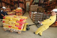 Tiêu thụ trong nước khó khăn, các DN VLXD buộc phải tìm hướng xuất khẩu, dù bị lỗ