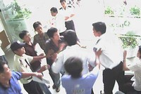 Xô xát vì không cho Trang Chủ KL99Com Số 1 Link Đăng Ký KL999 vào họp